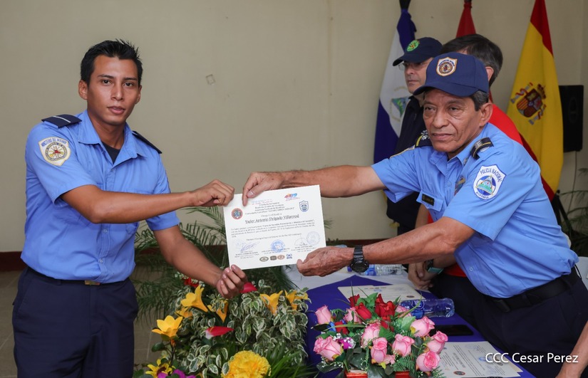 BOMBEROS8