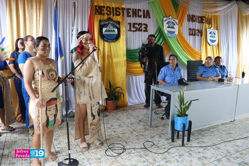 TRAJES10
