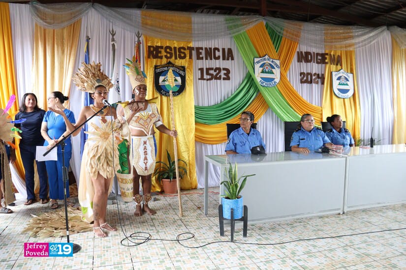 TRAJES12