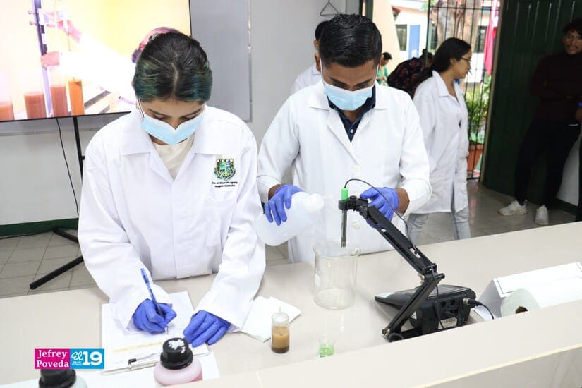 LABORATORIO12
