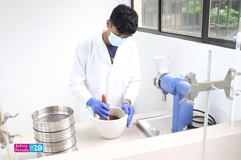 LABORATORIO15