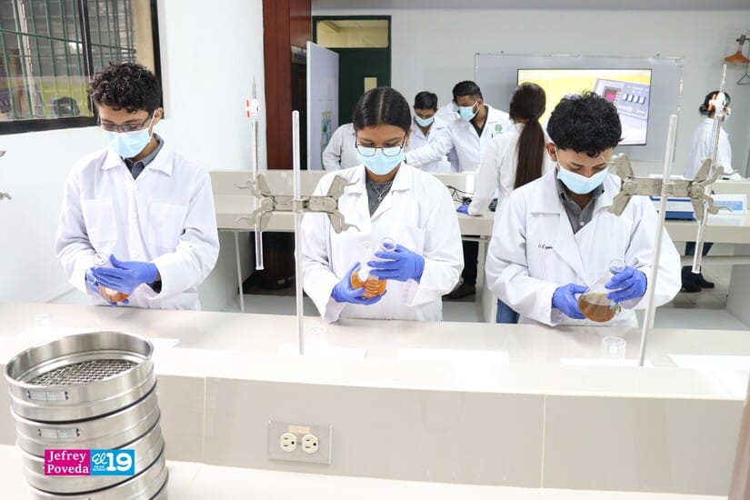 LABORATORIO17