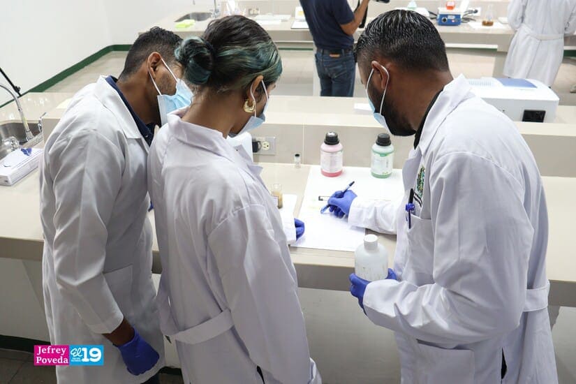 LABORATORIO19