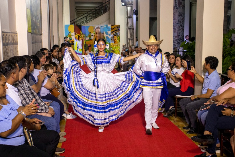 HUIPIL
