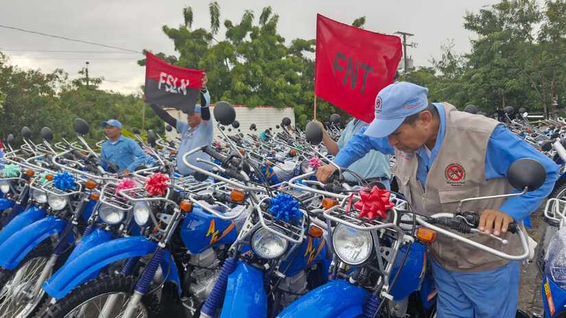 MOTOS