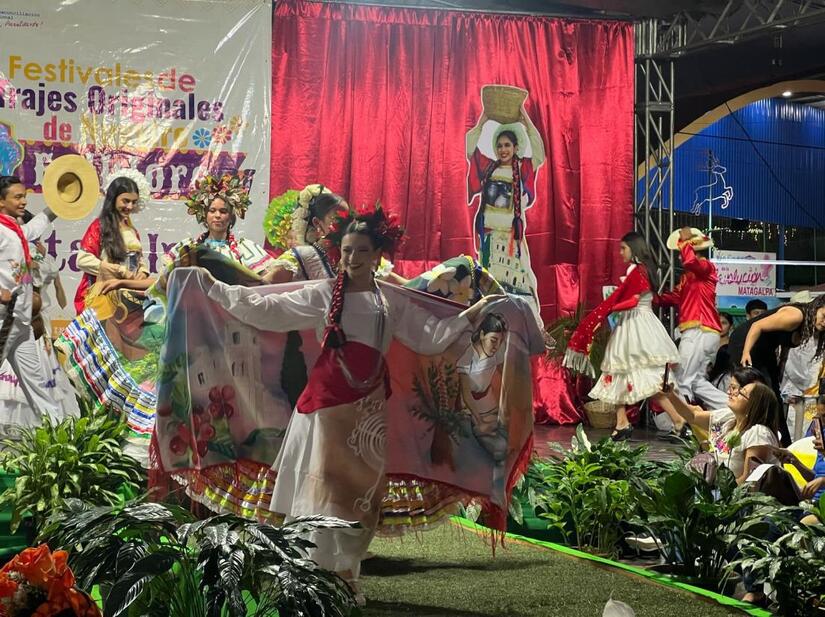 TRAJES-(8)
