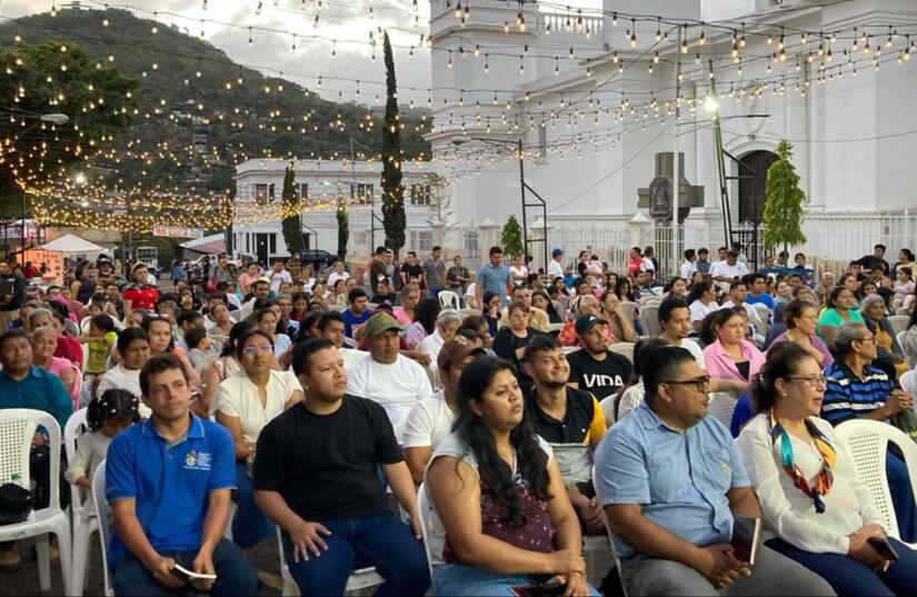 JOVENES-(5)
