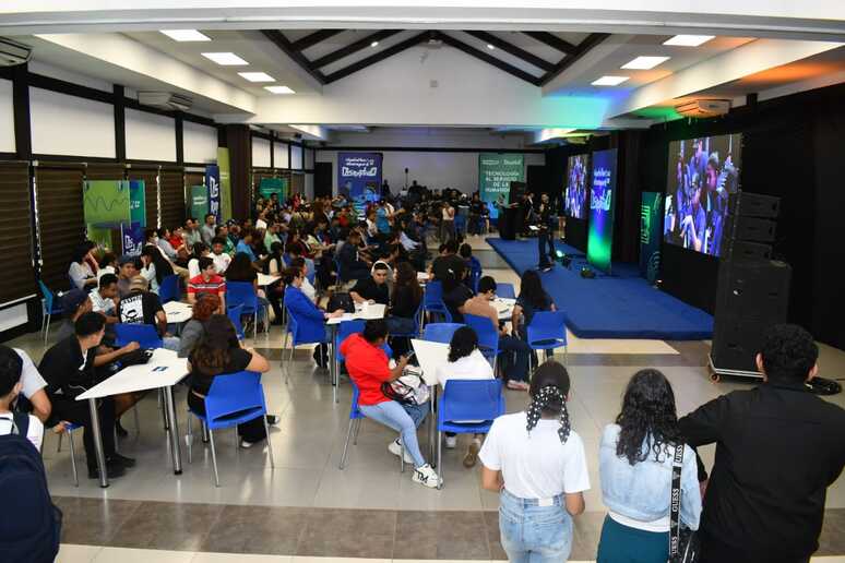 HACKATHON10