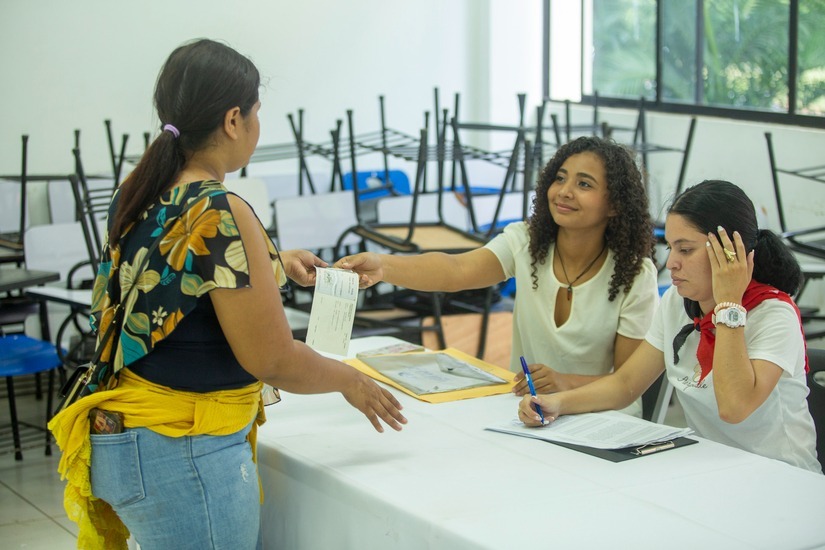 BECAS7