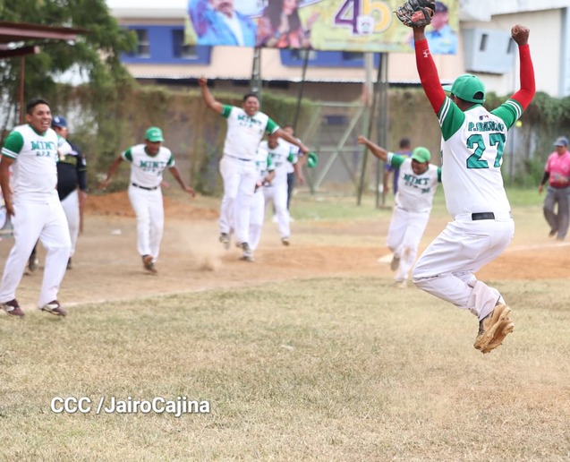 SOFTBALL1