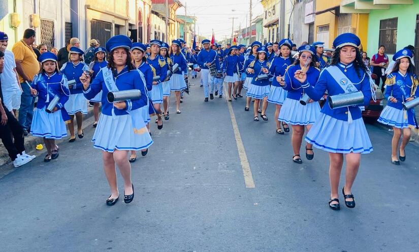 DESFILE-CARAZO--(8)