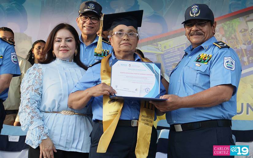 POLICIA18