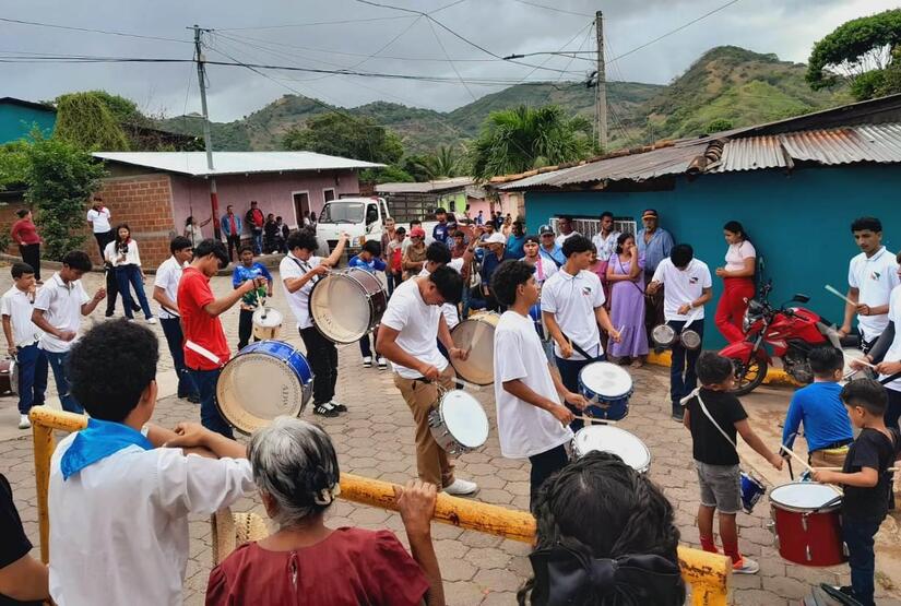 YALAGUINA-(4)