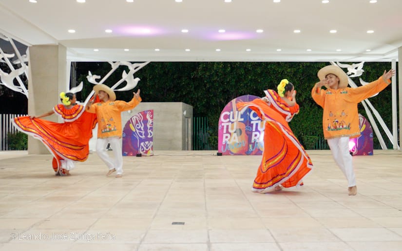 GALA-(6)
