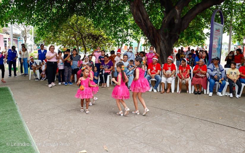 MIFAMILIA--(9)