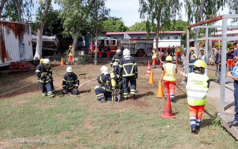 BOMBEROS15