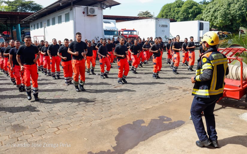 BOMBEROS30
