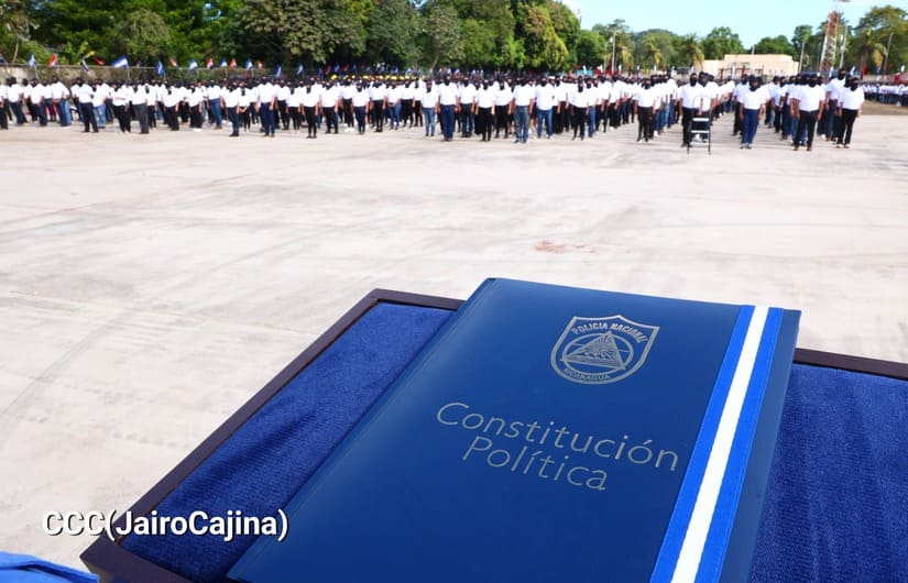 POLICIA13