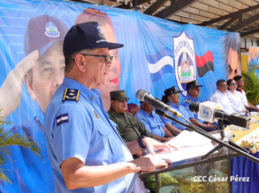 POLICIA15