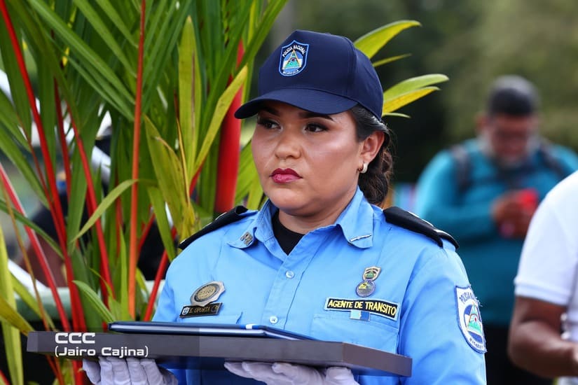 POLICIA16