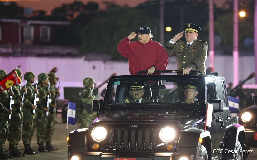 Juramentan-al-Jefe-del-Ejercito-5