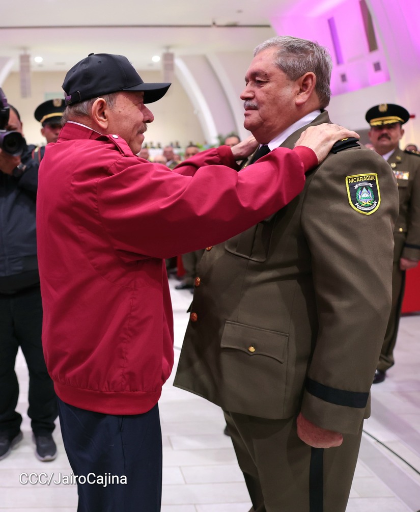 Acto-de-ascenso-militar-18