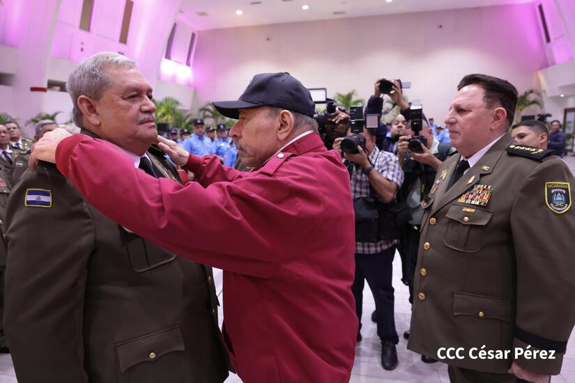 Acto-de-ascenso-militar-7