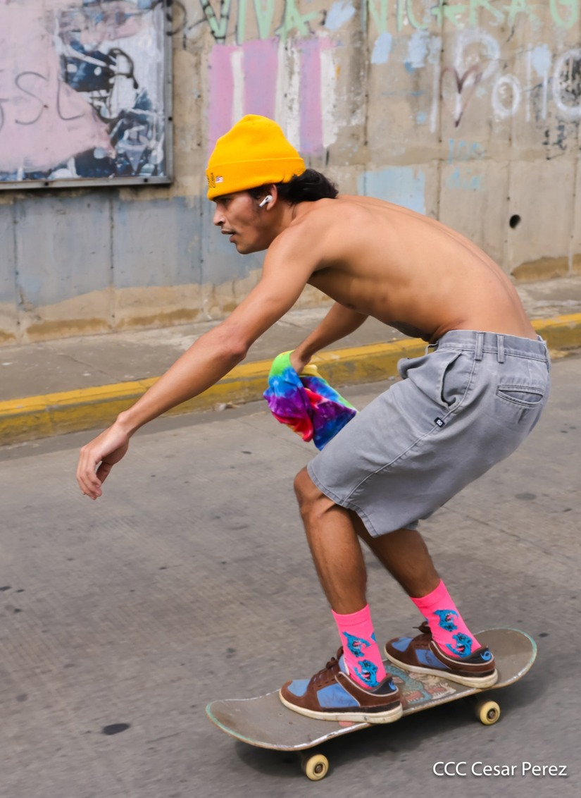 Skateboarding--(19)