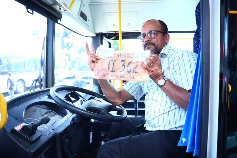 BUSES28