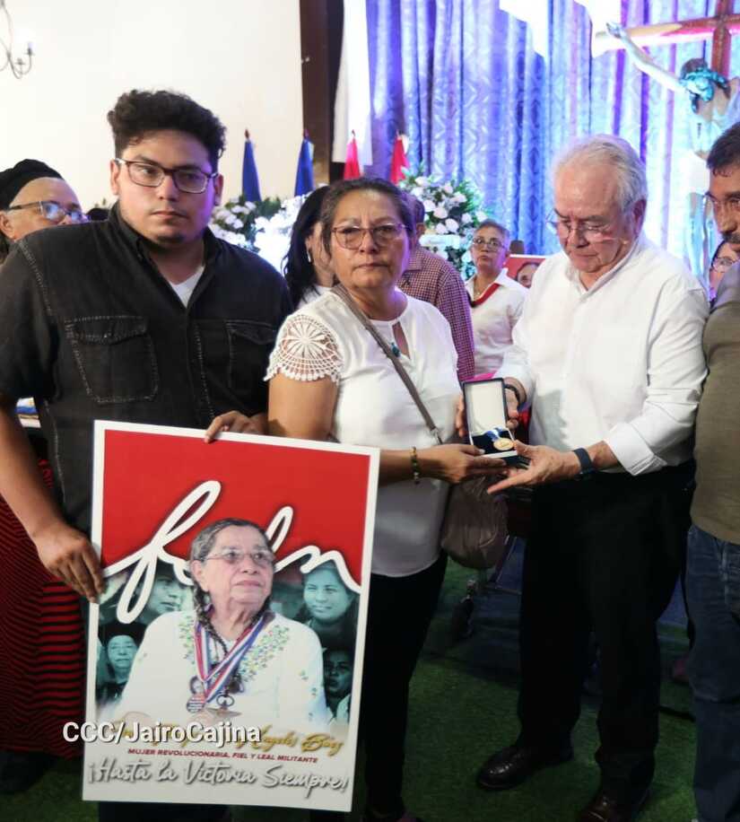 Companera-Gladys-Baez-23