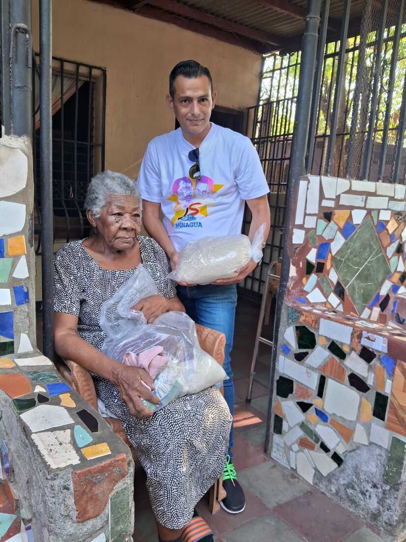 Entrega-de-Paquetes-Alimenticios-8