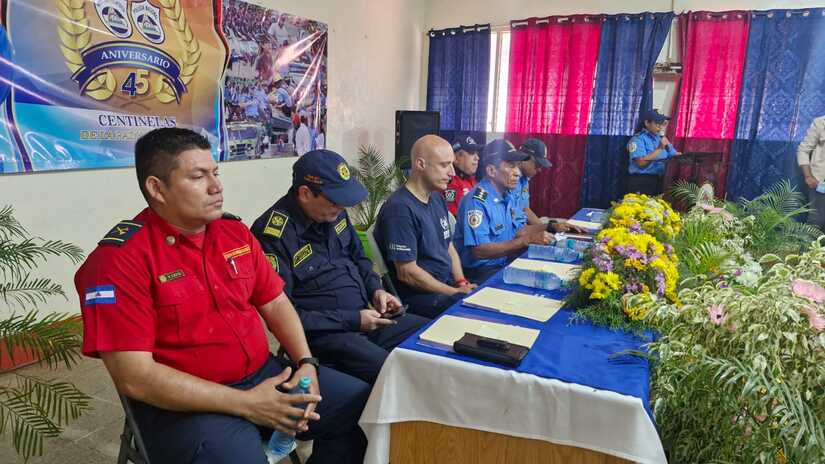 BOMBEROS8