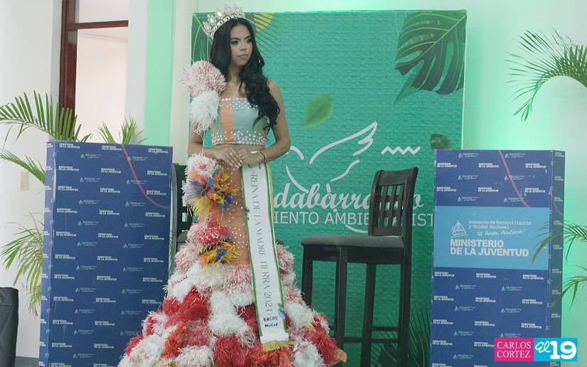 REINA-(17)