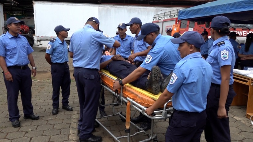 BOMBEROS12