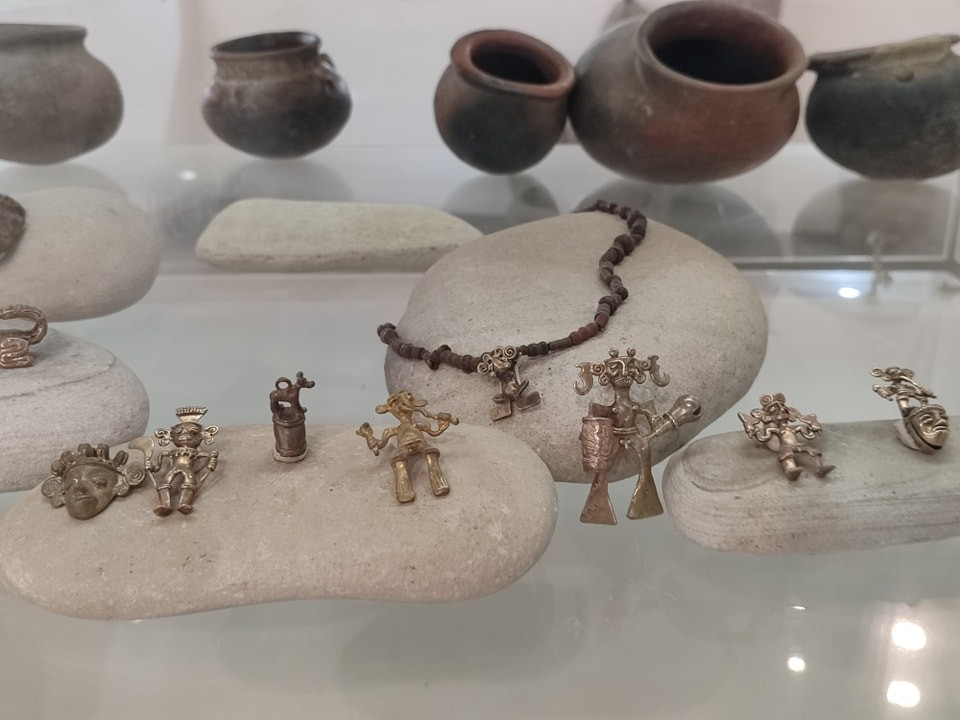 MUSEOS4