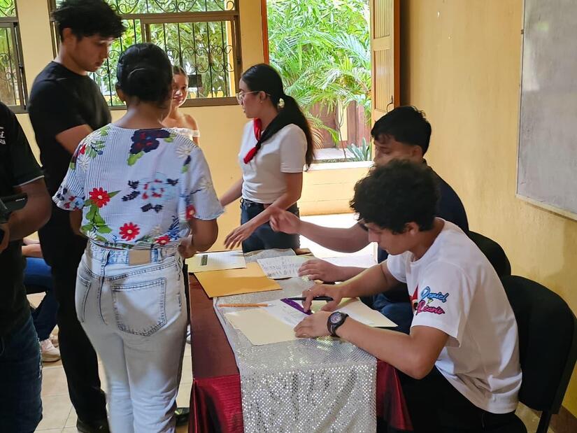 becas-19