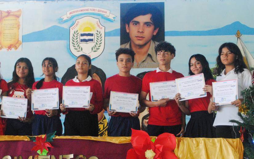 ESTUDIANTES2