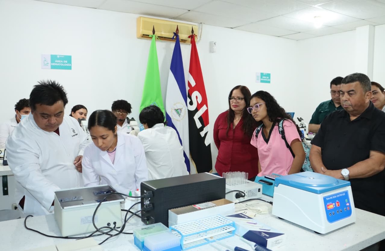 LABORATORIOS8