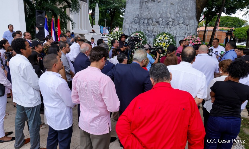 Cmdte-Fidel-Castro-21