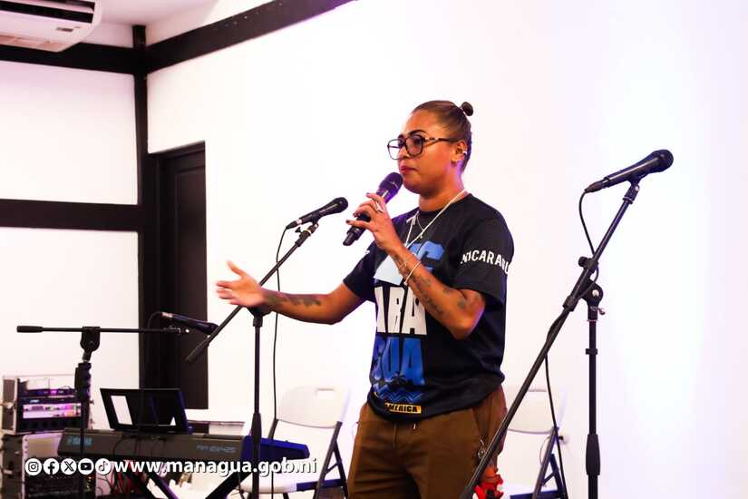 VOCES4