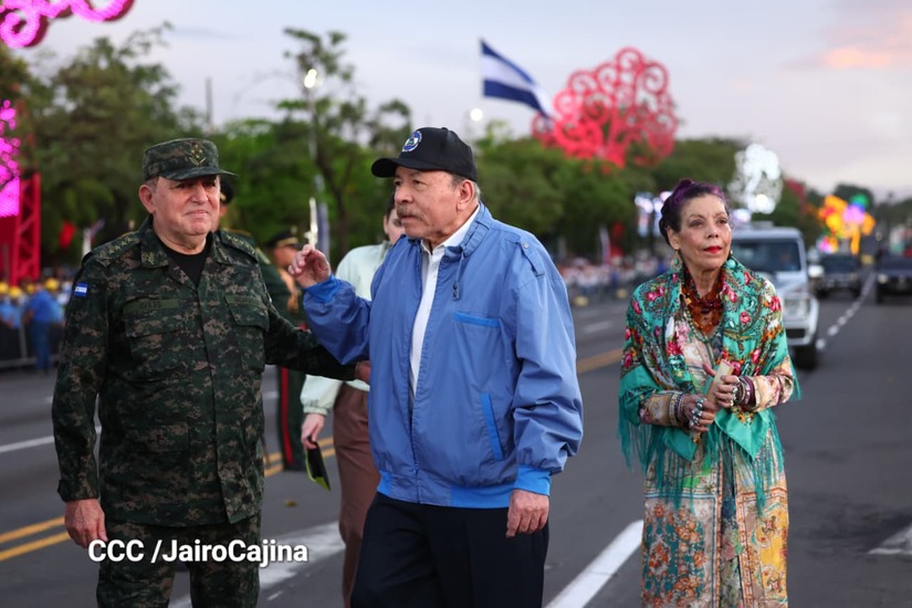 Desfile-Pueblo-Ejercito-1