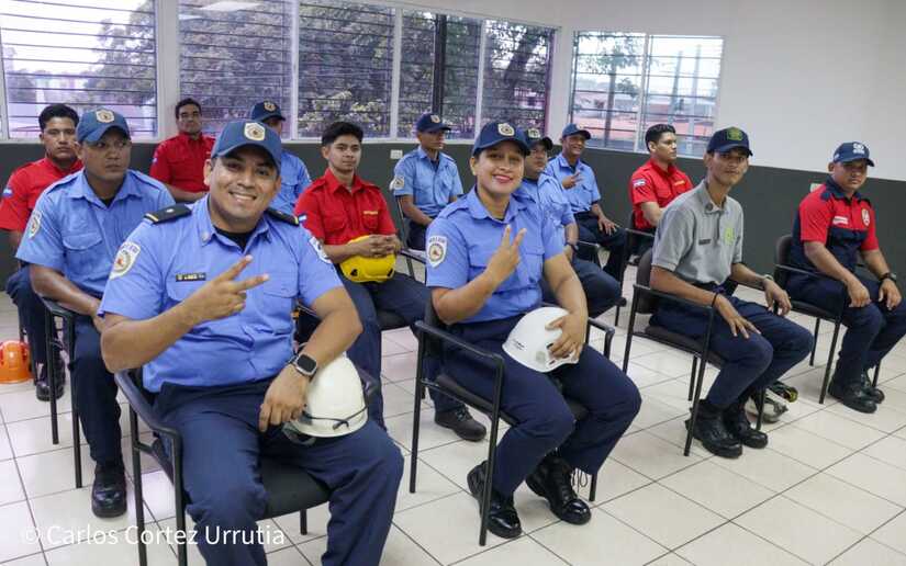 BOMBEROS-1
