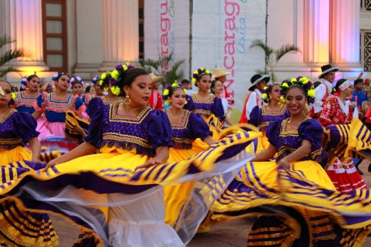 HUIPIL24