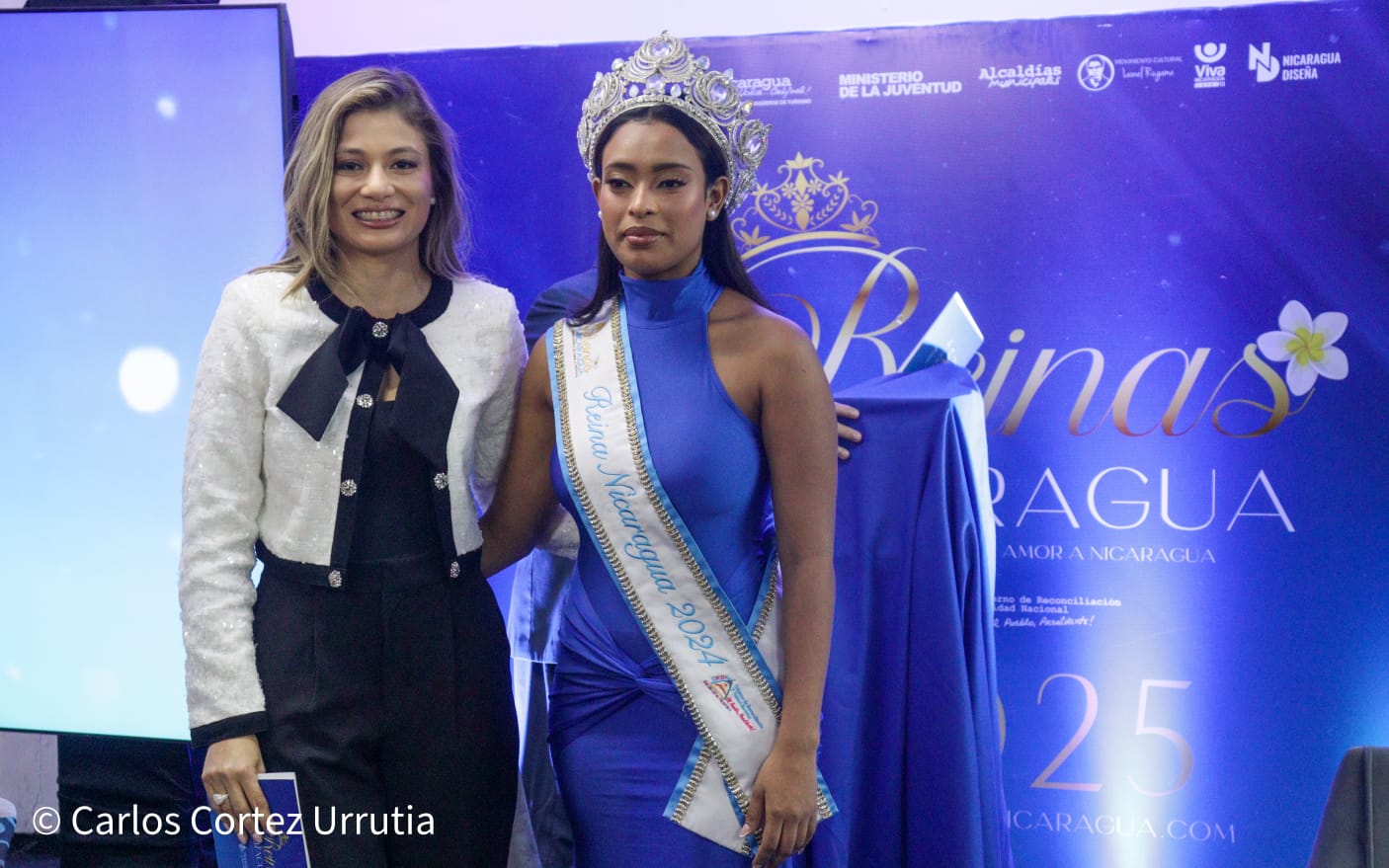 REINAS4