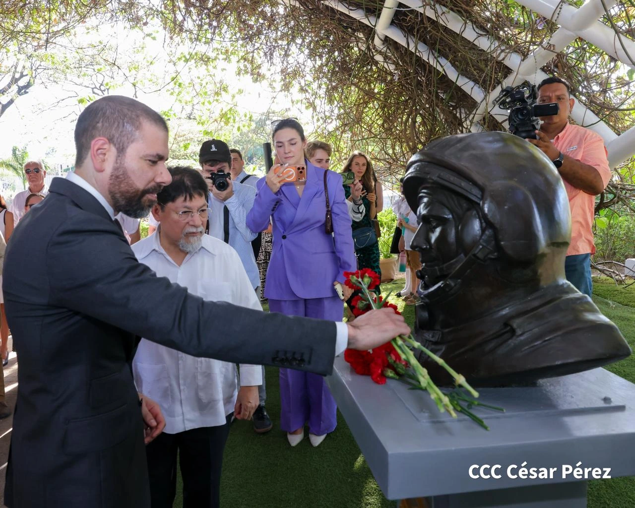 GAGARIN-(24)