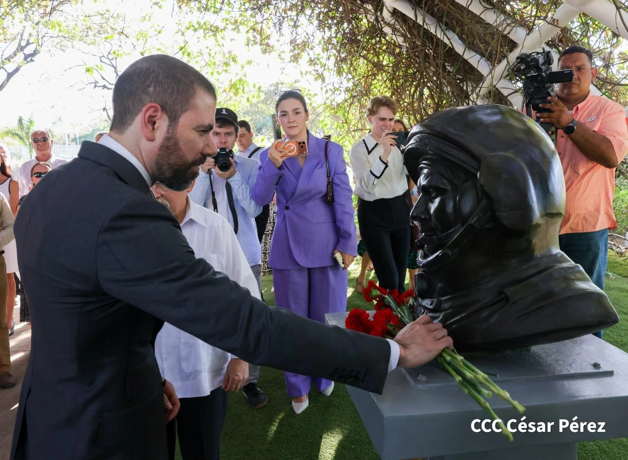 GAGARIN-(38)