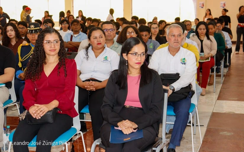 JOVEN-CIENTIFICO5