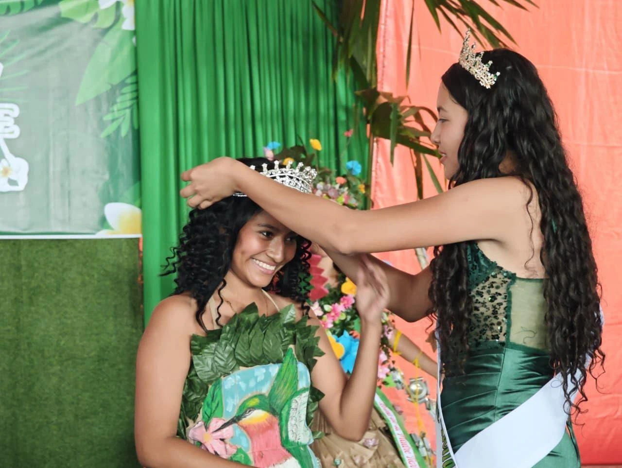 REINAS8
