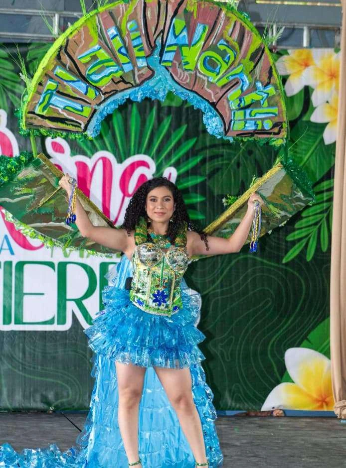 REINAS10