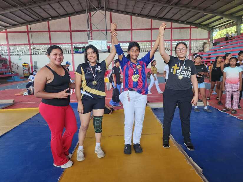 Lucha--(6)